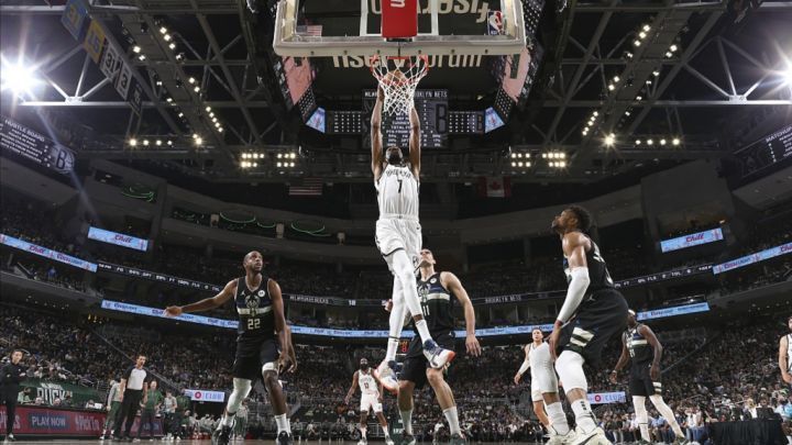  纽卡斯尔爆冷不敌升班马，防线漏洞频暴露  