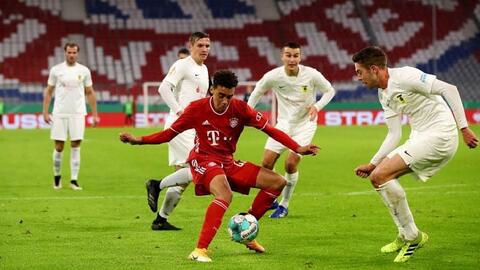  拜仁慕尼黑豪取十连胜,领跑积分榜彰显统治力  